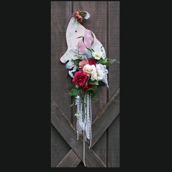 Elephant Wall Decor, baby shower gift, nursery decor, wreath, roses, faux pearls - Picture 1 of 10